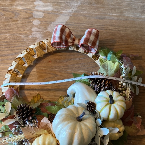 Beautiful Fall Wreath - Picture 6 of 9